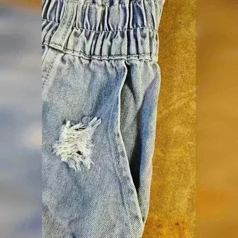 Easel High Rise Elastic Pocket Distressed Jeans Small - Picture 10 of 11